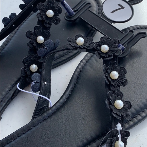 ** WHOLESALE** 6 Pair Case Ladies Sandals - Picture 4 of 6